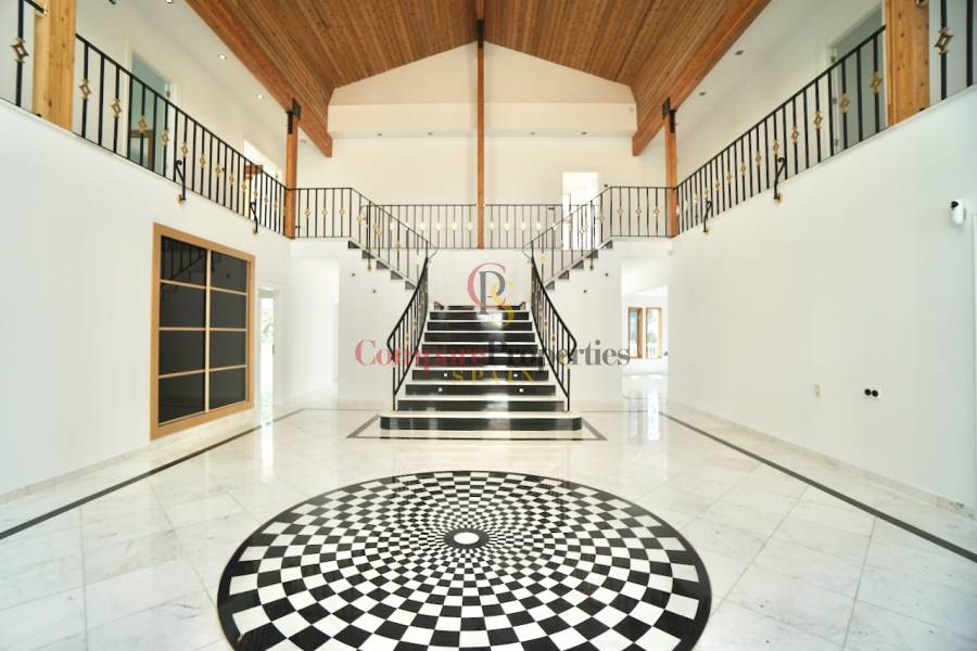 Sale - Villa - Benhavis - El Paraiso Alto