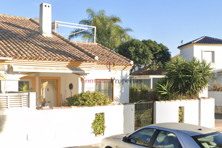 Sale - Villa - El Vergel - 