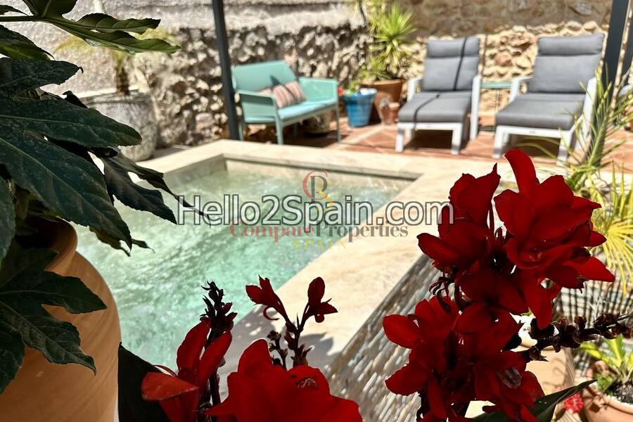 Sale - Townhouses - Forna