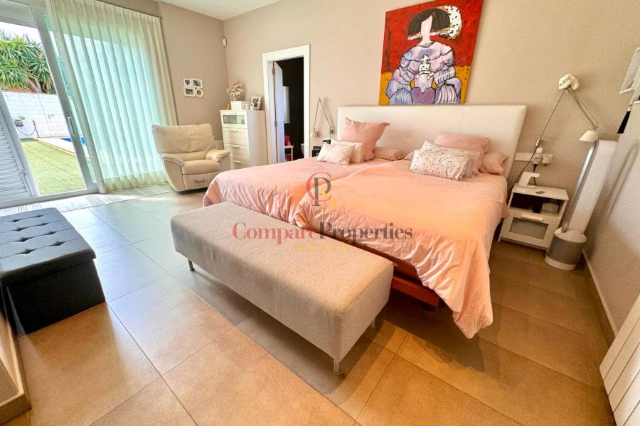 Sale - Villa - La Nucia - Nou Espai