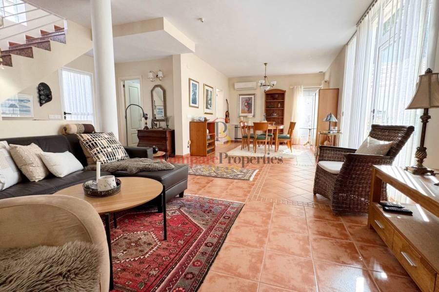 Sale - Semi-Detached Villa - Albir