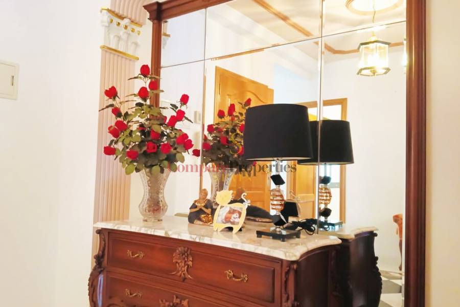 Sale - Villa - Oliva