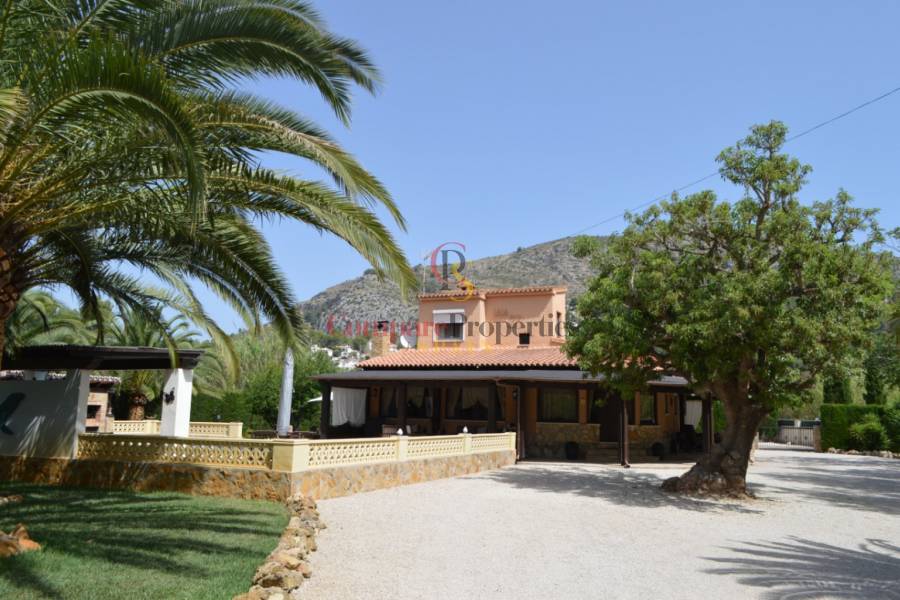 Sale - Villa - Jalon Valley - Campo