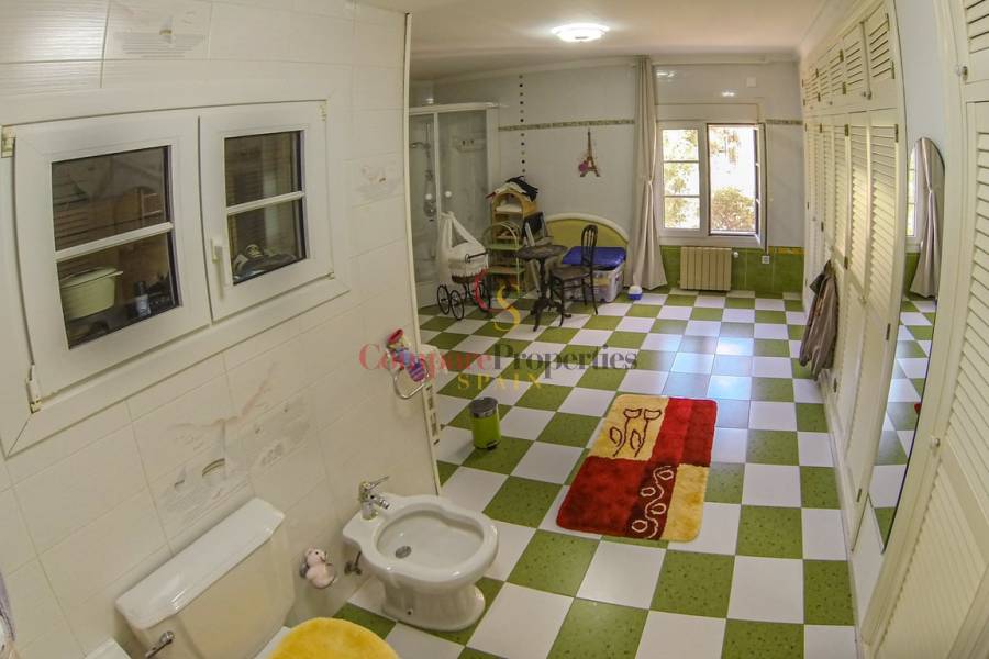 Sale - Villa - Dénia