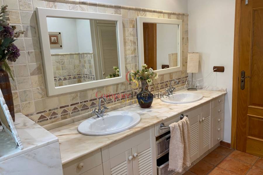 Sale - Villa - Orba Valley - Orba