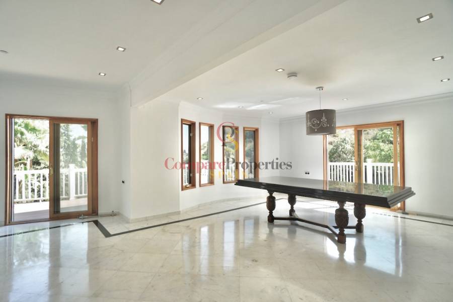 Sale - Villa - Benhavis - El Paraiso Alto