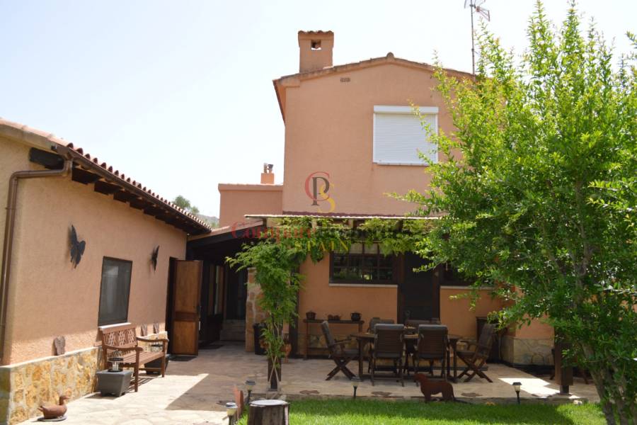 Sale - Villa - Jalon Valley - Campo