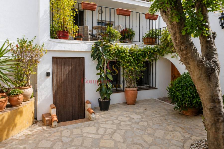 Sale - Townhouses - Oliva - 