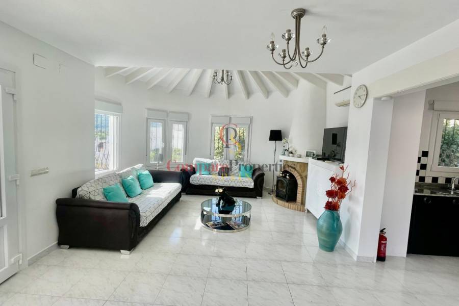 Sale - Villa - Jalon Valley - Valley / Urbanización