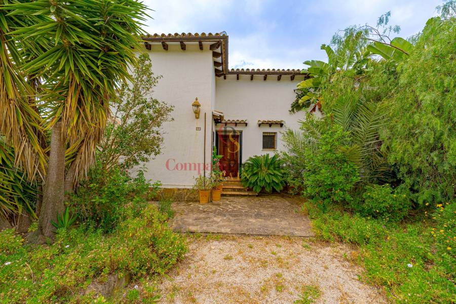 Sale - Villa - Jalon Valley - Campo