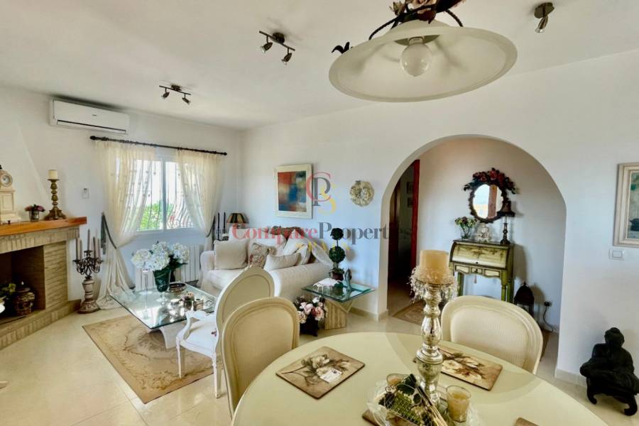 Sale - Villa - Jalon Valley - Valley / Urbanización