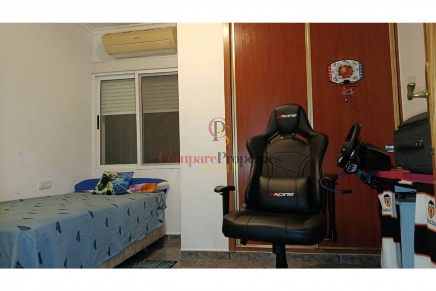 Sale - Apartment - Oliva - 