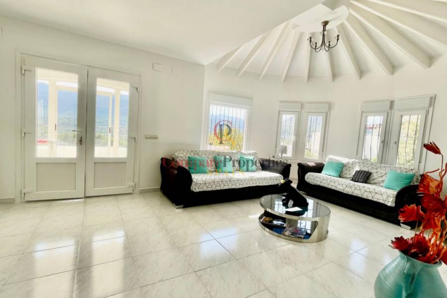 Sale - Villa - Jalon Valley - Valley / Urbanización