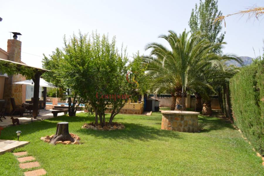 Sale - Villa - Jalon Valley - Campo