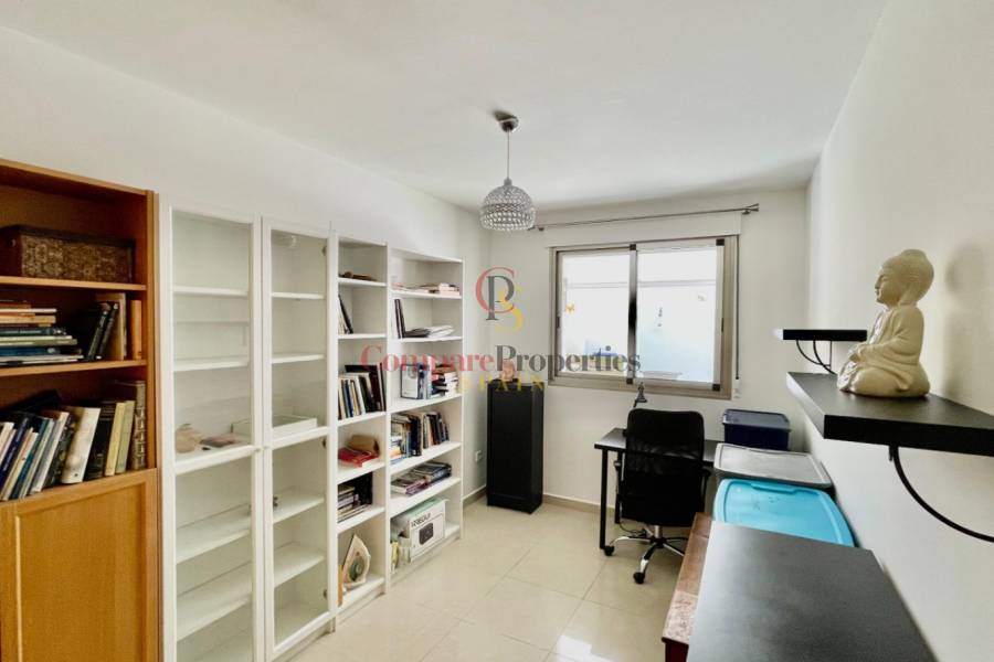 Sale - Apartment - Jalon Valley - Ciudad