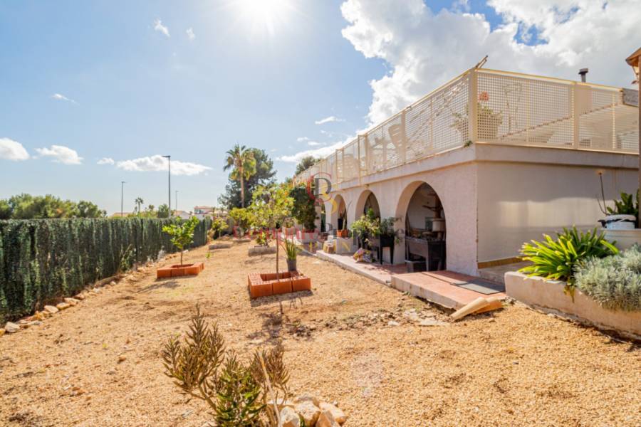 Sale - Villa - La Nucia - Nou Espai