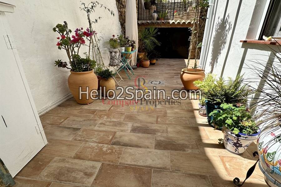 Sale - Townhouses - Forna