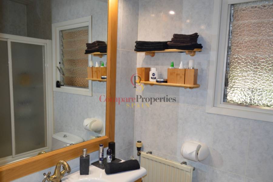 Sale - Villa - Jalon Valley - Campo