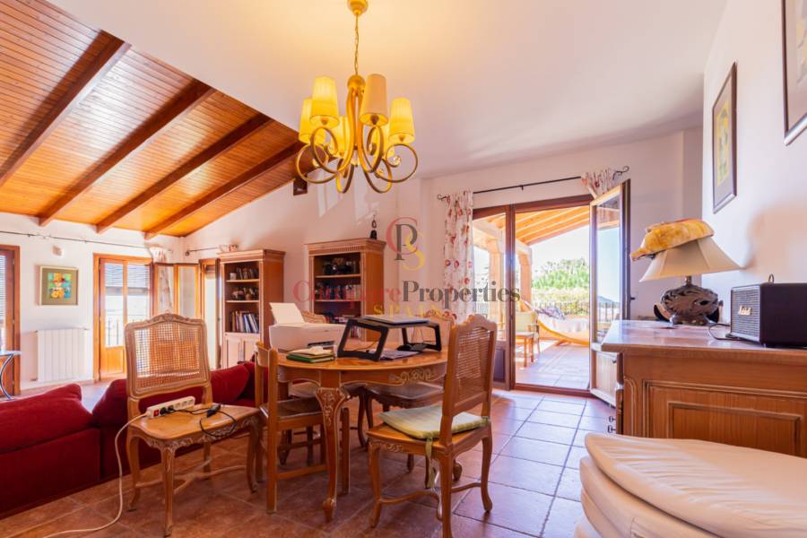 Sale - Villa - La Nucia - Pueblo