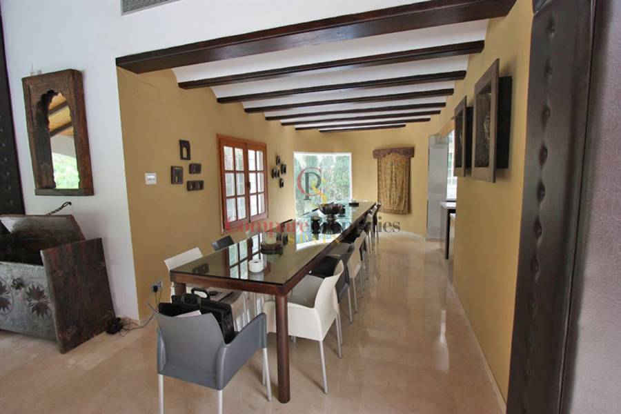 Sale - Villa - Jávea