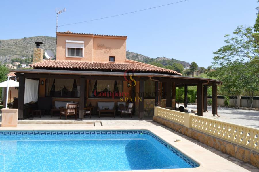 Sale - Villa - Jalon Valley - Campo