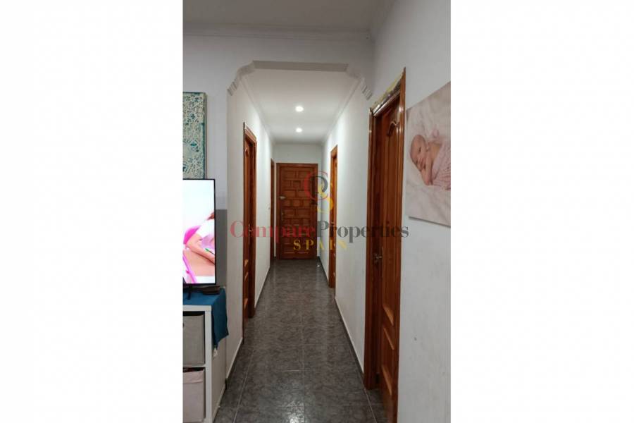 Sale - Apartment - Oliva - 