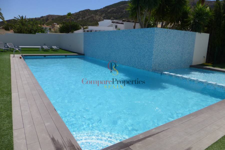 Verkoop - Semi-Detached Villa - Albir - Centro