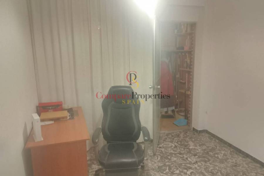 Sale - Apartment - Oliva - 