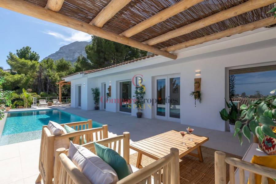 Sale - Villa - Dénia - Montgo