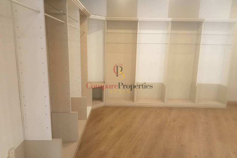 Sale - Apartment - Oliva - 