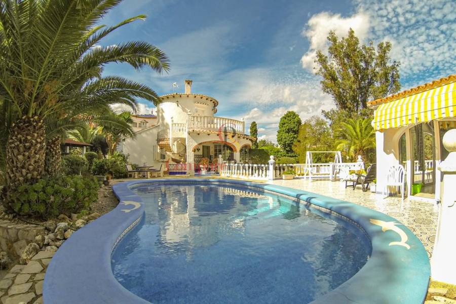 Sale - Villa - Dénia
