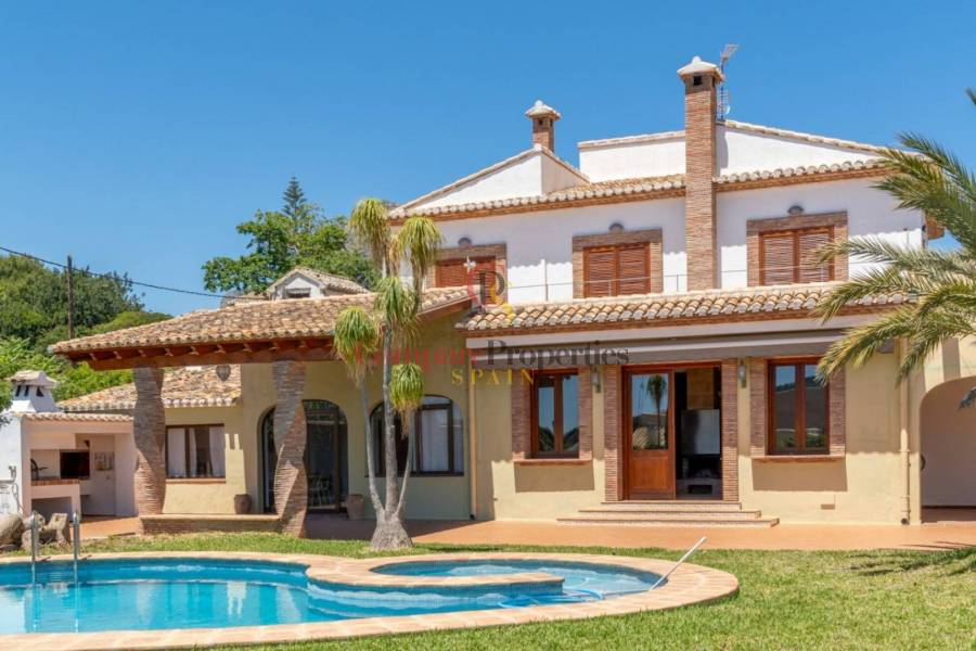 Sale - Villa - Jávea - La Lluca - La Tarraula