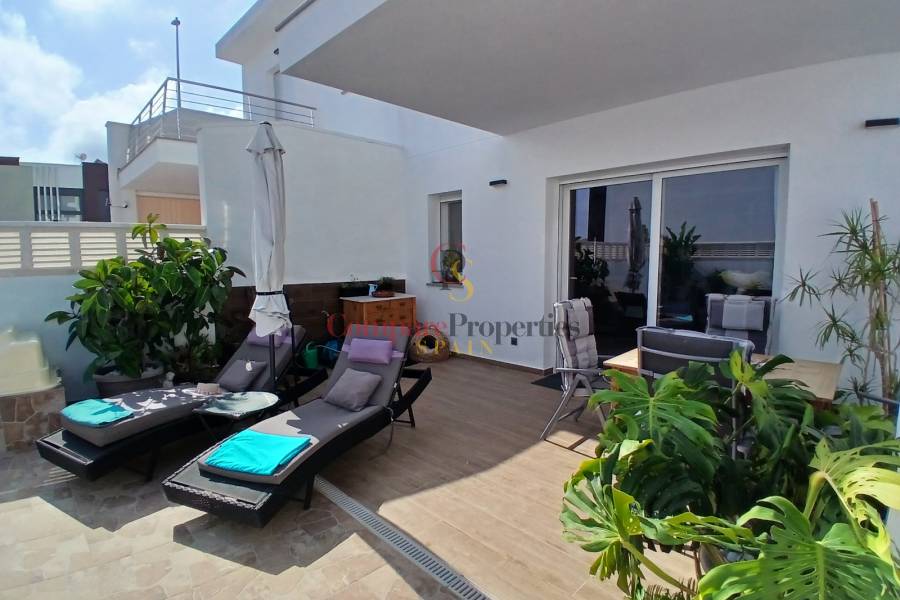 Sale - Semi-Detached Villa - El Vergel - Zona residencial