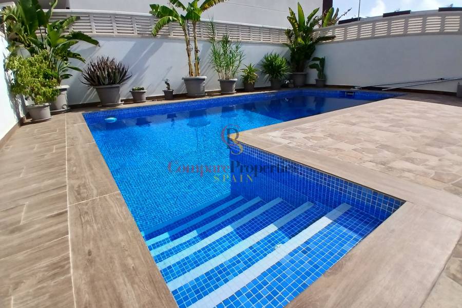 Sale - Semi-Detached Villa - El Vergel - Zona residencial