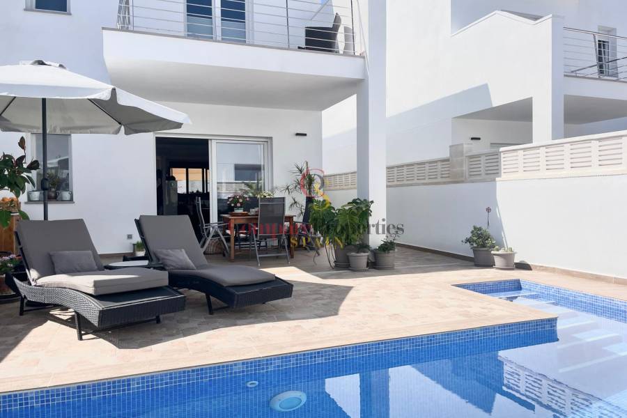 Sale - Semi-Detached Villa - El Vergel - Zona residencial