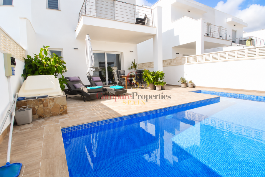 Sale - Semi-Detached Villa - El Vergel - Zona residencial